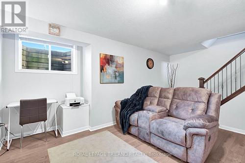 Family Room - 41 - 2145 North Routledge Park, London North (North E), ON - Indoor Photo Showing Living Room