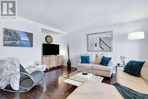 Living - 41 - 2145 North Routledge Park, London North (North E), ON - Indoor Photo Showing Living Room