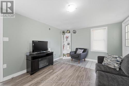 128 Eldon Street, Goderich (Goderich (Town)), ON - Indoor Photo Showing Living Room