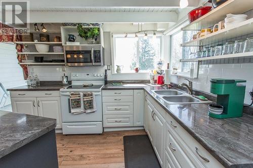 126 Waltonen Rd|Plummer Additional Township, Bruce Mines, ON - Indoor Photo Showing Kitchen With Double Sink