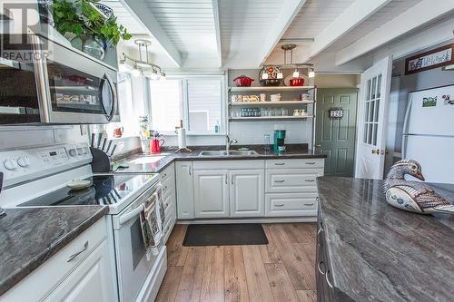126 Waltonen Rd|Plummer Additional Township, Bruce Mines, ON - Indoor Photo Showing Kitchen With Double Sink