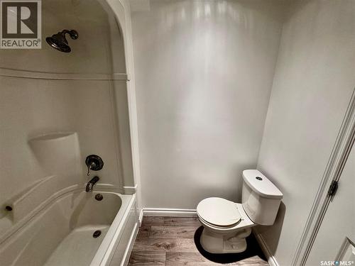 21 James Avenue, Yorkton, SK - Indoor Photo Showing Bathroom