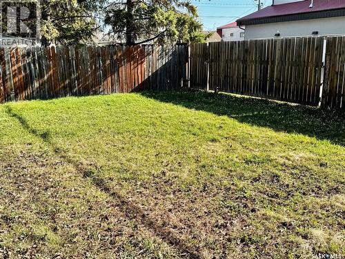 21 James Avenue, Yorkton, SK - Outdoor