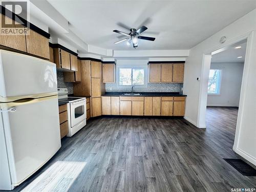 21 James Avenue, Yorkton, SK - Indoor Photo Showing Kitchen