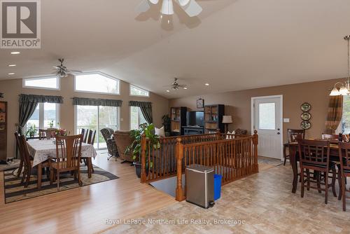 1055E Argo Run, Mattawan, ON - Indoor Photo Showing Dining Room