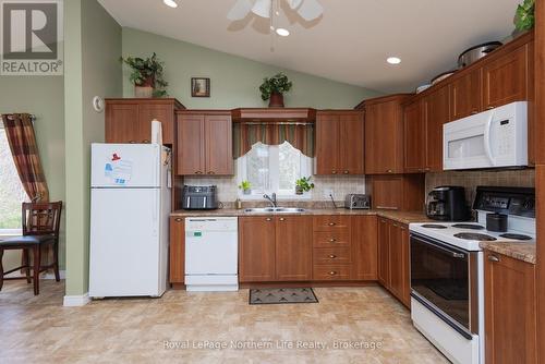 1055E Argo Run, Mattawan, ON - Indoor Photo Showing Kitchen With Double Sink