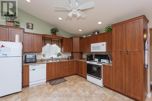1055E Argo Run, Mattawan, ON - Indoor Photo Showing Kitchen With Double Sink