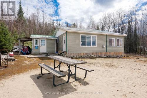 1055E Argo Run, Mattawan, ON - Outdoor