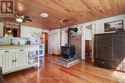 Eat In Kitchen - 