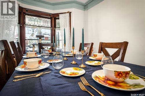 1037 Chestnut Avenue, Moose Jaw, SK - Indoor Photo Showing Dining Room