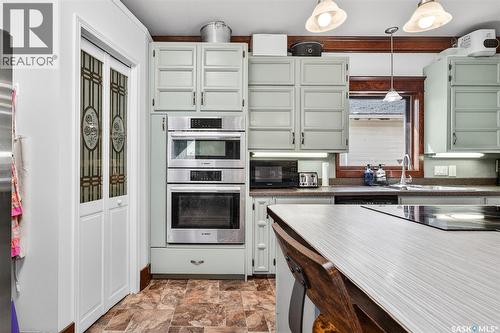 1037 Chestnut Avenue, Moose Jaw, SK - Indoor Photo Showing Kitchen