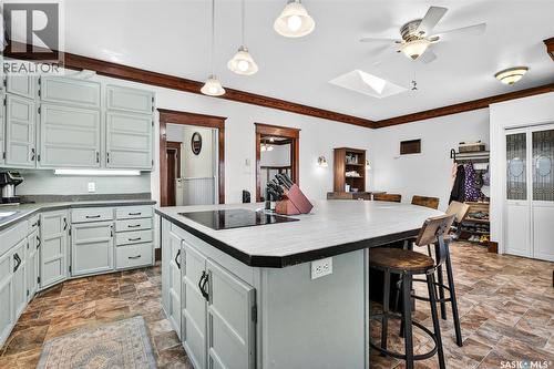 1037 Chestnut Avenue, Moose Jaw, SK - Indoor Photo Showing Kitchen