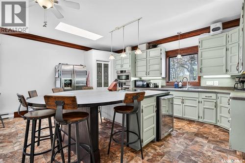 1037 Chestnut Avenue, Moose Jaw, SK - Indoor Photo Showing Kitchen