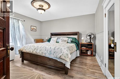 1037 Chestnut Avenue, Moose Jaw, SK - Indoor Photo Showing Bedroom