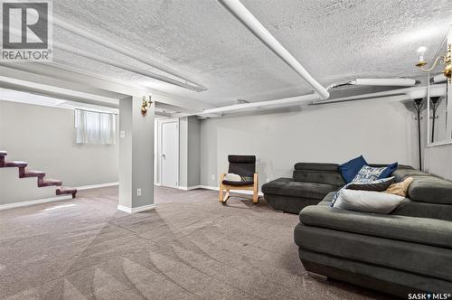 1037 Chestnut Avenue, Moose Jaw, SK - Indoor