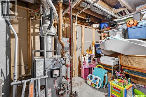 1037 Chestnut Avenue, Moose Jaw, SK - Indoor Photo Showing Basement