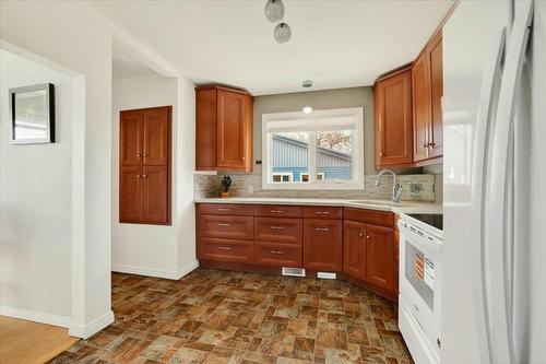 276 Whytewold Road, Winnipeg, MB - Indoor Photo Showing Kitchen