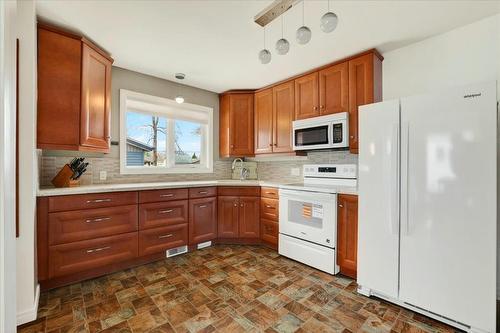 276 Whytewold Road, Winnipeg, MB - Indoor Photo Showing Kitchen