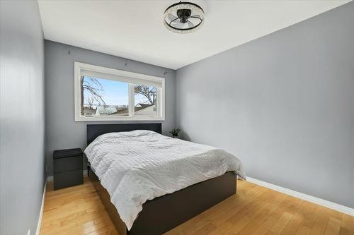 276 Whytewold Road, Winnipeg, MB - Indoor Photo Showing Bedroom