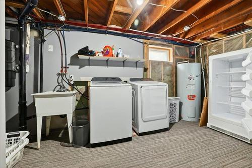 276 Whytewold Road, Winnipeg, MB - Indoor Photo Showing Laundry Room