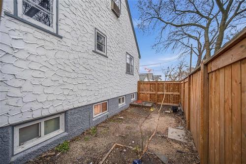 900 Bond Street, Winnipeg, MB - Outdoor