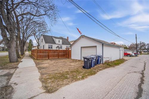 900 Bond Street, Winnipeg, MB - Outdoor