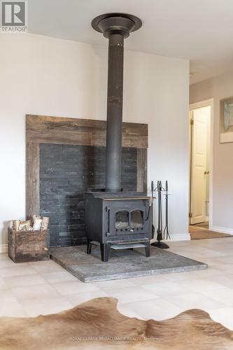1019 Turner Way, Frontenac (Frontenac Centre), ON - Indoor Photo Showing Other Room