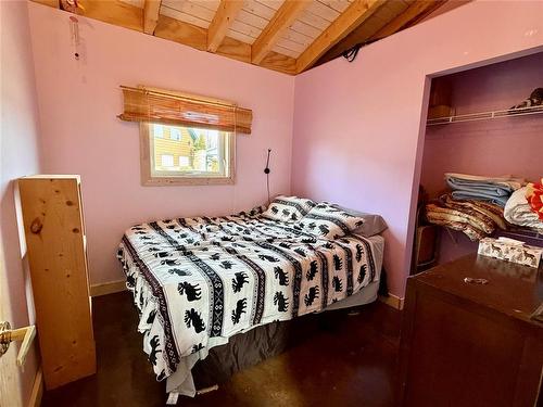 10 Harrison Bay, Sandy Lake, MB - Indoor Photo Showing Bedroom