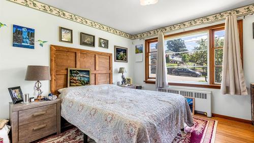 604 Ibbitson Street, Creston, BC - Indoor Photo Showing Bedroom
