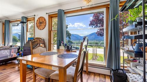 604 Ibbitson Street, Creston, BC - Indoor Photo Showing Dining Room