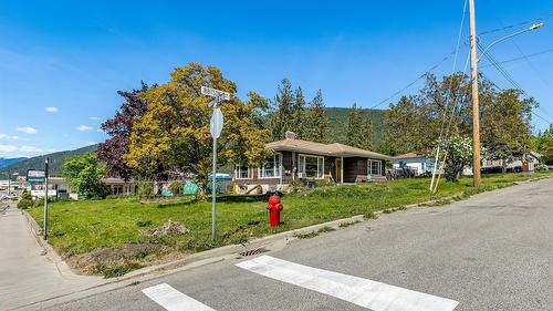 604 Ibbitson Street, Creston, BC - Outdoor