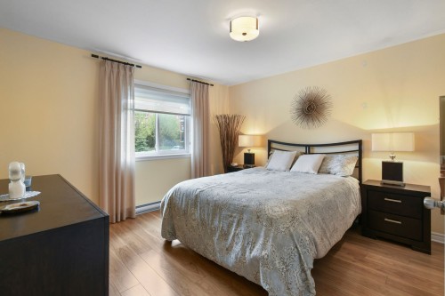 Chambre à coucher principale - 3-5340 Rue De Leslie, Brossard, QC - Indoor Photo Showing Bedroom