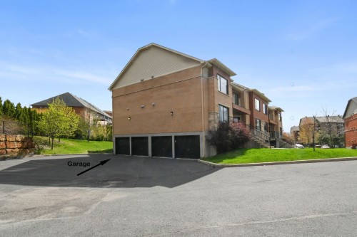 Garage - 3-5340 Rue De Leslie, Brossard, QC - Outdoor