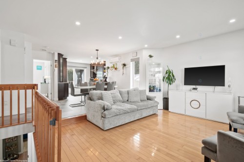 Salon - 243 32E Avenue, Sainte-Marthe-Sur-Le-Lac, QC - Indoor Photo Showing Living Room