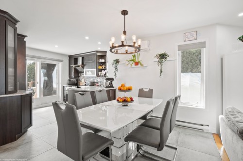 Salle à manger - 243 32E Avenue, Sainte-Marthe-Sur-Le-Lac, QC - Indoor Photo Showing Dining Room
