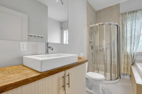 Bathroom - 3021 Rue St-Charles, Sainte-Adèle, QC - Indoor Photo Showing Bathroom