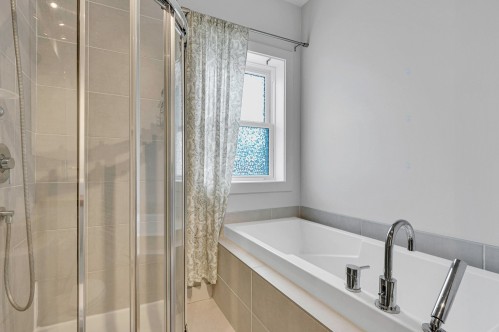 Bathroom - 3021 Rue St-Charles, Sainte-Adèle, QC - Indoor Photo Showing Bathroom