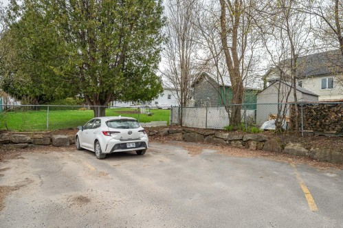 Parking - 3021 Rue St-Charles, Sainte-Adèle, QC - Outdoor