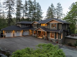 376 Viaduct Ave WESTSaanich, BC V9E 2B6