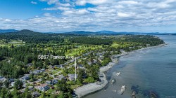 5267 Parker Ave Saanich, BC V8Y 2N1