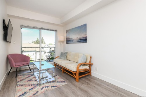 #314-3070 Kilpatrick Ave, Courtenay, BC - Indoor Photo Showing Living Room
