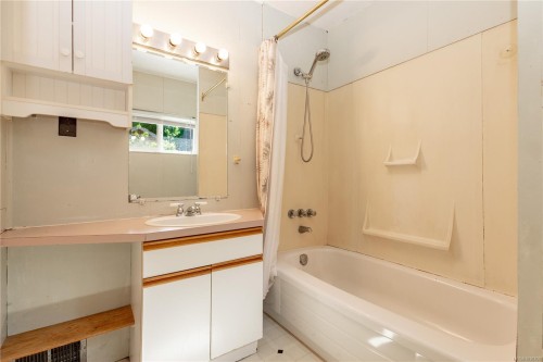 566 Thulin St, Campbell River, BC 