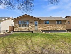 2133 Manitoba AVE  Winnipeg, MB R2R 1N9