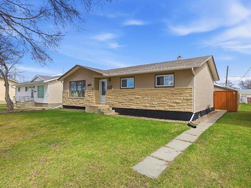 2133 Manitoba Ave, Winnipeg, MB 