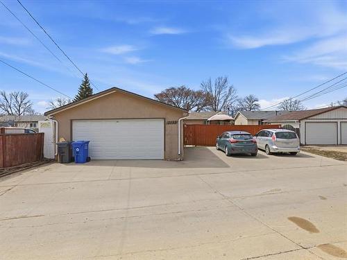 2133 Manitoba Ave, Winnipeg, MB 