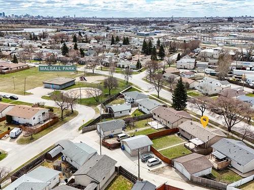 2133 Manitoba Ave, Winnipeg, MB 