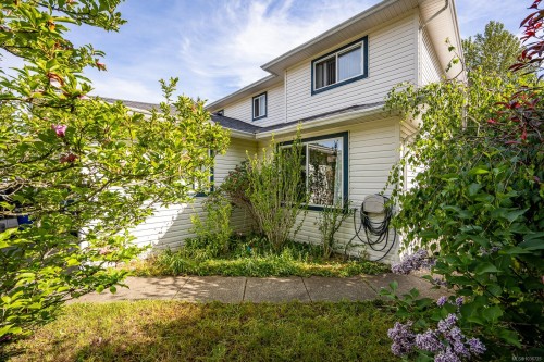 182B Arden Rd  Courtenay, BC V9N 8Y2