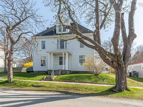 17 Porter Street, Yarmouth, NS 