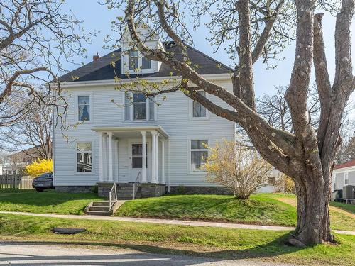 17 Porter Street, Yarmouth, NS 