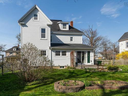 17 Porter Street, Yarmouth, NS 
